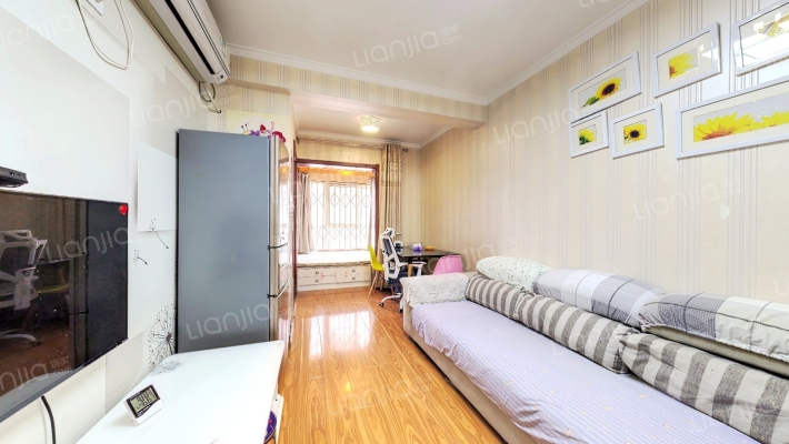 学院国际二手房实景图