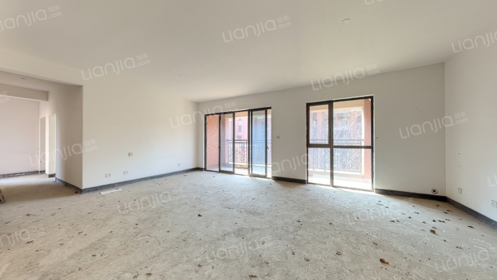 绿地国际博览城二期鸿玺二手房实景图