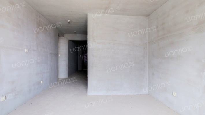 联合七号院，毛坯房，看房有钥匙，视野好采光好-客厅