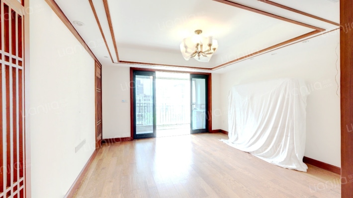 公园大道上东汇南区二组团二手房实景图