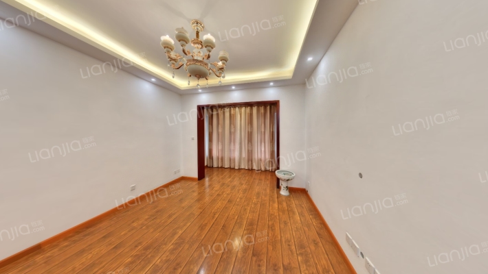 金舆名苑二手房实景图