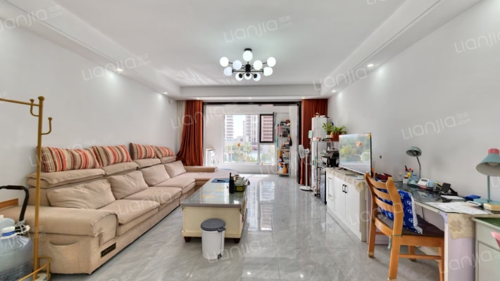 金色蓝庭东区二手房实景图