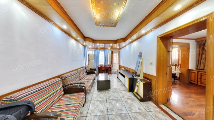 和燕路305号二手房实景图