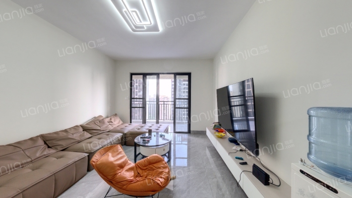 中路雅苑二手房实景图