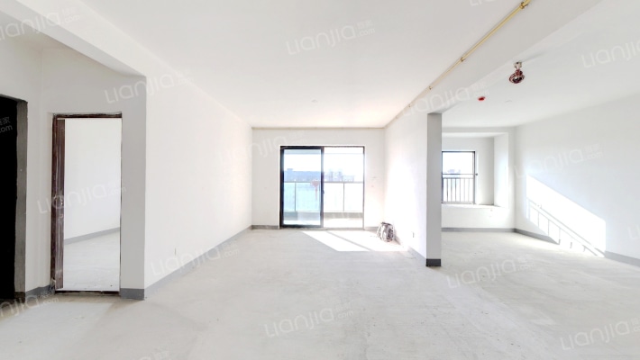 新鸿月映园金誉府二手房实景图