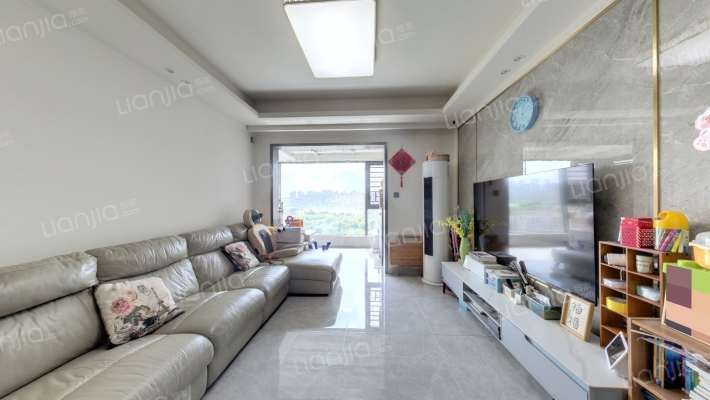 美的悦江府二手房实景图