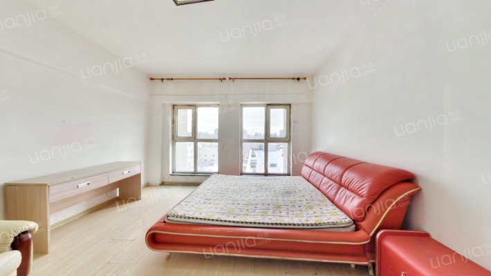 上和置地二手房实景图