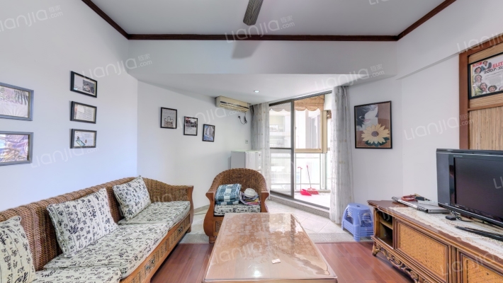 水晶蓝湾公寓二手房实景图