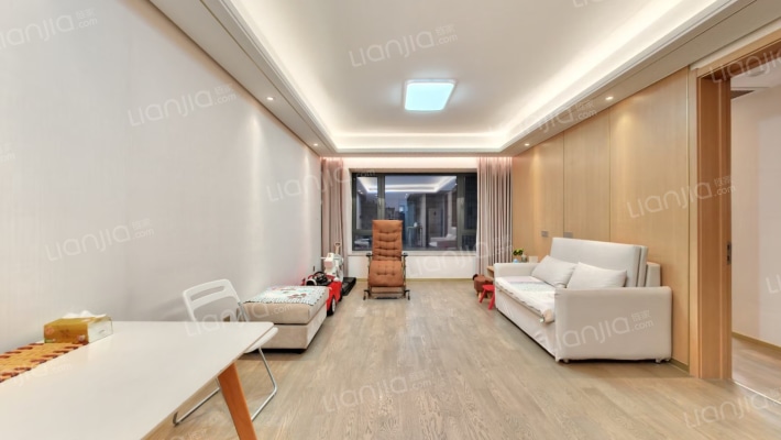 万科翡翠华章二手房实景图