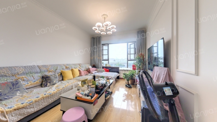 中铁骑士府邸二手房实景图