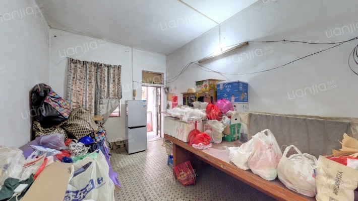 石油公司宿舍二手房实景图