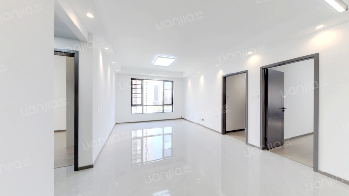 绿地中央广场C区二手房实景图