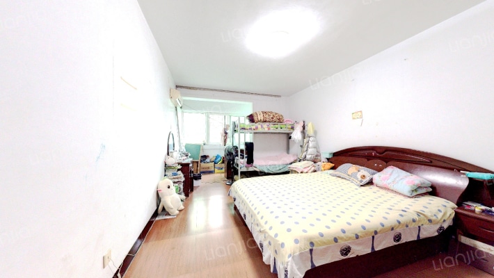 政通路130号二手房实景图