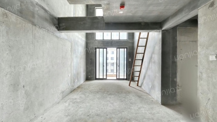 医大蟠龙瑧泽苑二手房实景图