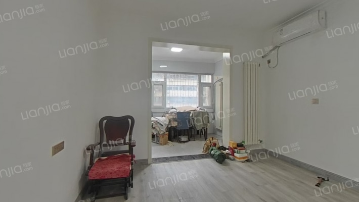 公交家属院二手房实景图