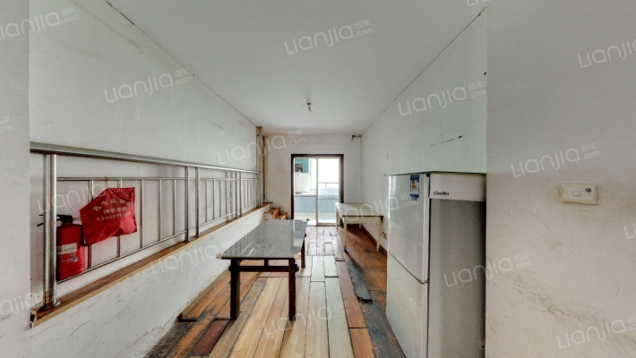 蒙卡岸二手房实景图