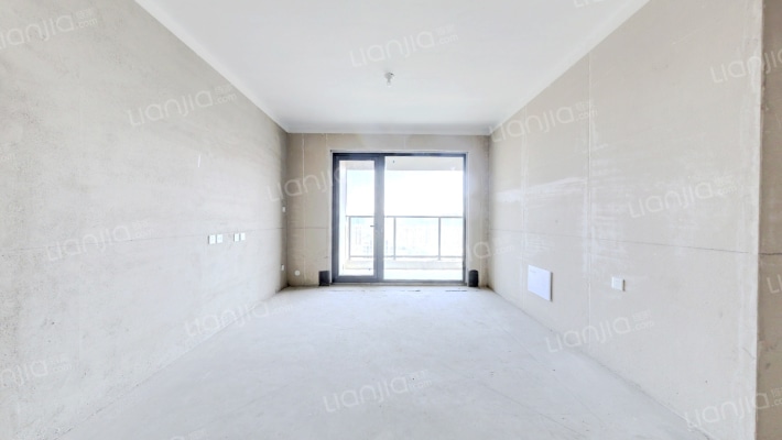 云玺天颂二手房实景图