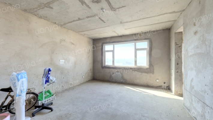 半岛蓝庭二手房实景图