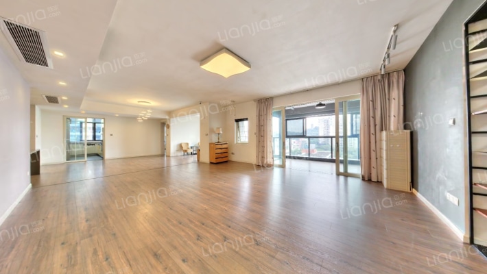 华侨城LOFT公馆二手房实景图