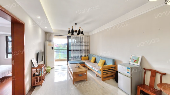 嘉和冠山海罗腾堡二手房实景图