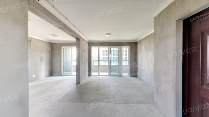 新兴岚湾三期东区二手房实景图