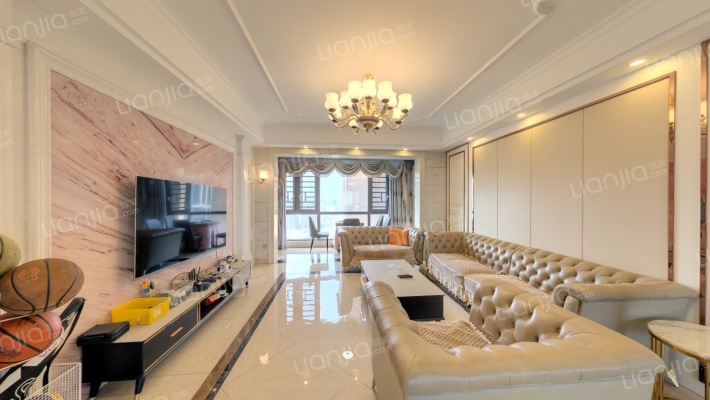 翡翠年华二手房实景图