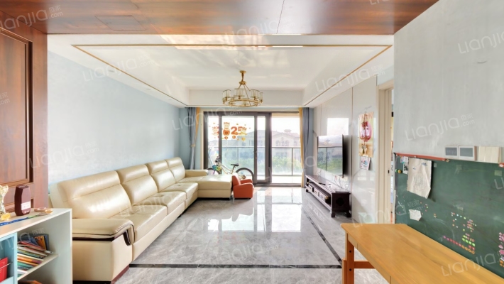 翡翠城三期二手房实景图