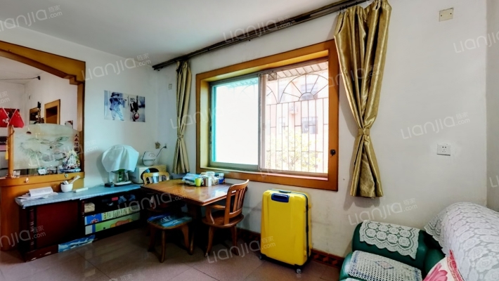 八中住宅楼二手房实景图