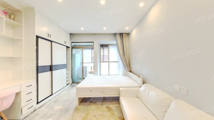 七彩之门二手房实景图