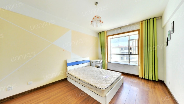 竞达花园二手房实景图