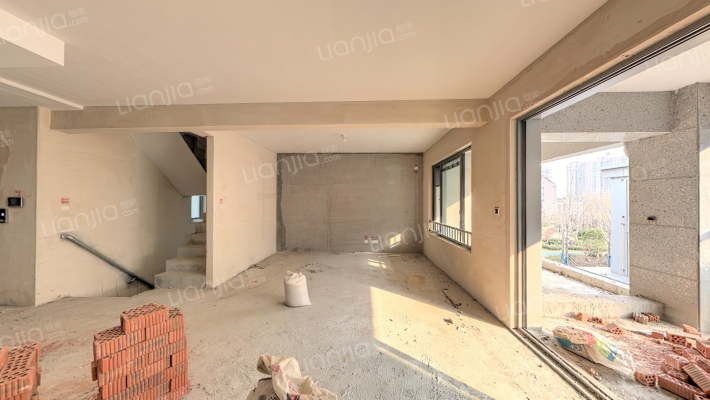 富江春居二手房实景图