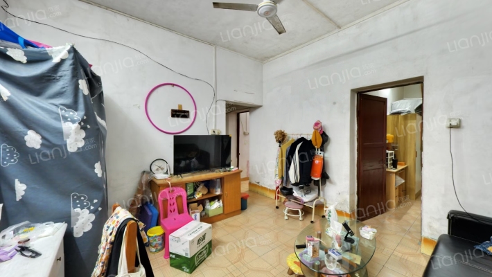 鸿图新村二手房实景图