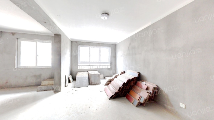 新兴岚湾一期西区二手房实景图