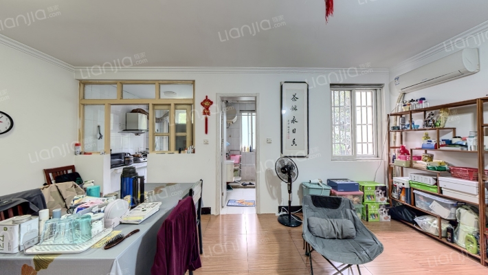 园林里二手房实景图