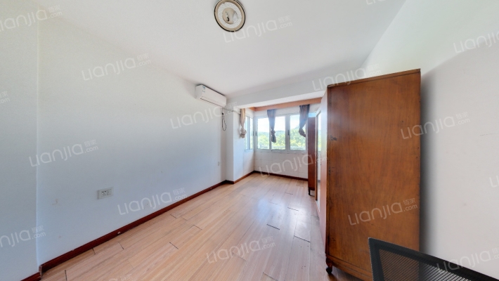 江城路18号二手房实景图