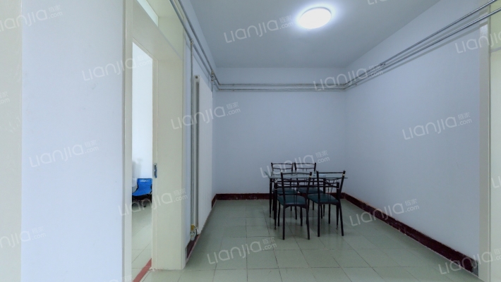 新郑路210号院二手房实景图