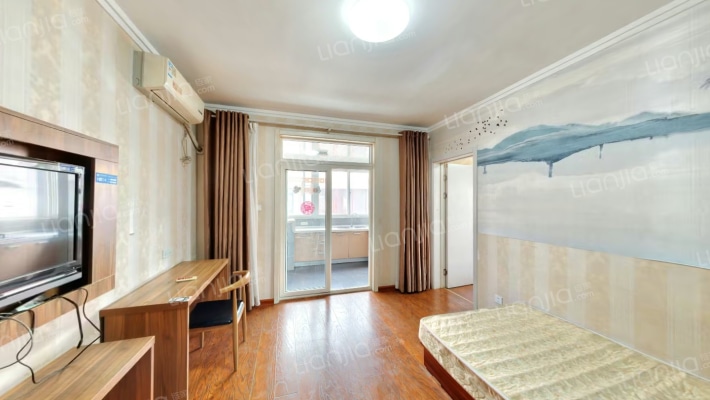 东道主国际公寓二手房实景图