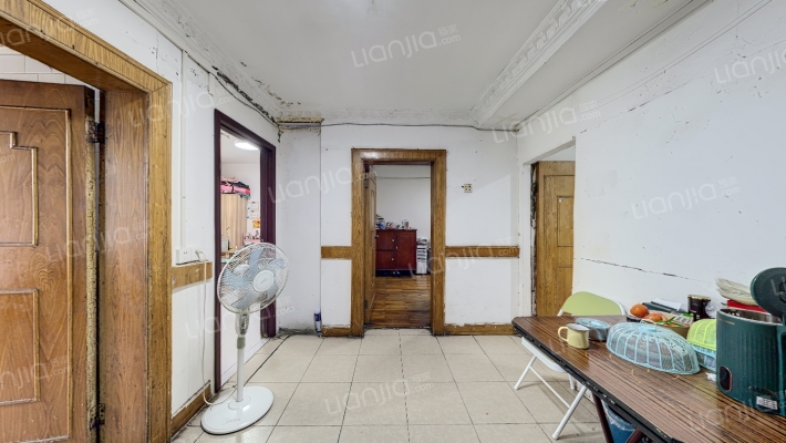 安装宿舍二手房实景图