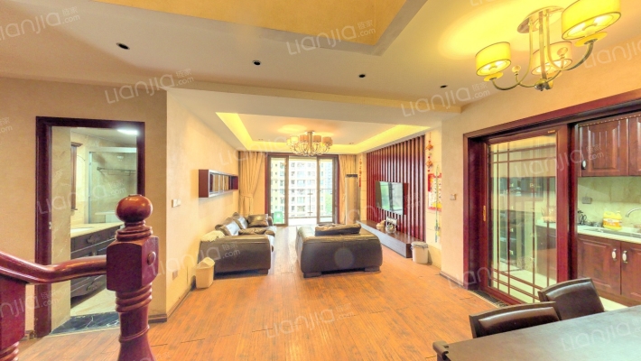 鸥鹏璧兰河1号二手房实景图