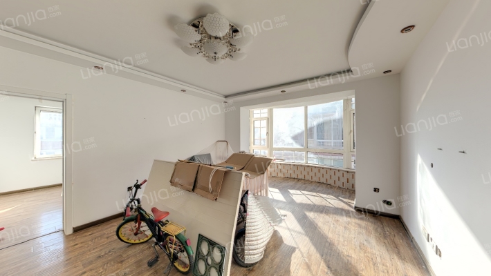 靓马庄园西区二手房实景图