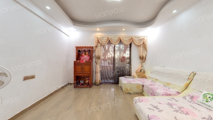 鸿成雅园二手房实景图