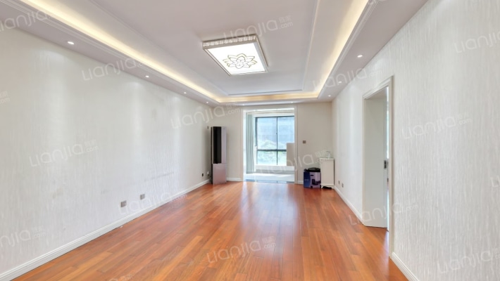 建大洋房二手房实景图