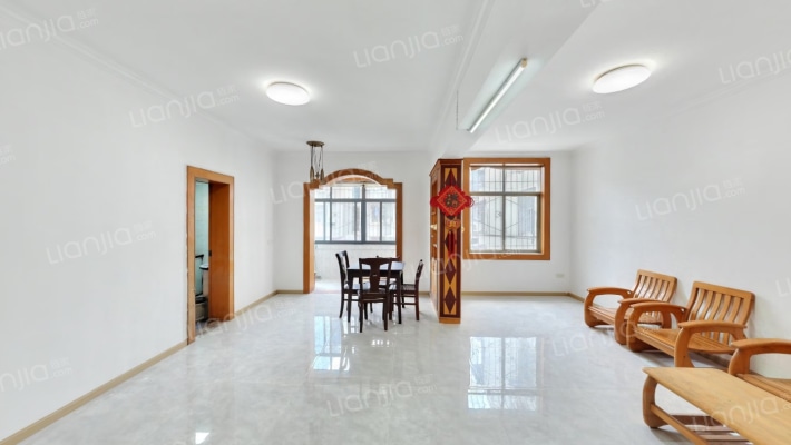 航侧小居二手房实景图
