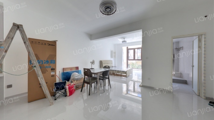 绿地卢塞恩小镇三地块二手房实景图