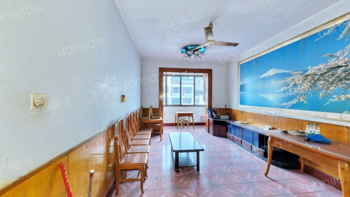 红石一街23号二手房实景图