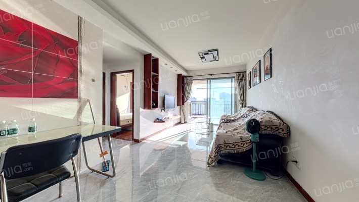 中天彩虹城南区二手房实景图