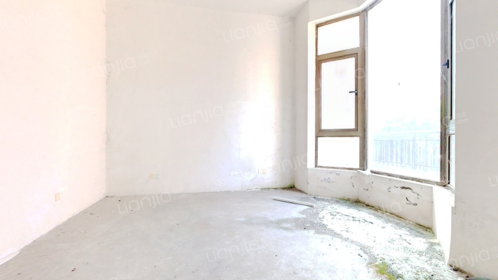 伊顿花园二手房实景图