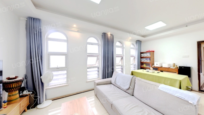 郡原居里二手房实景图