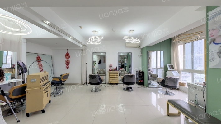 新区哥伦布广场二手房实景图