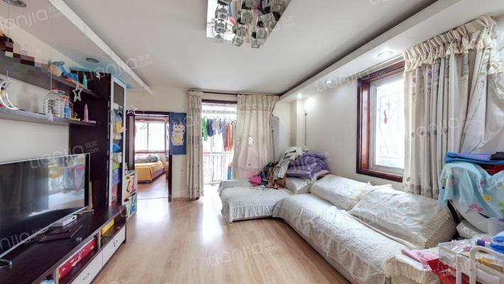 都市芳园锦湖园二手房实景图